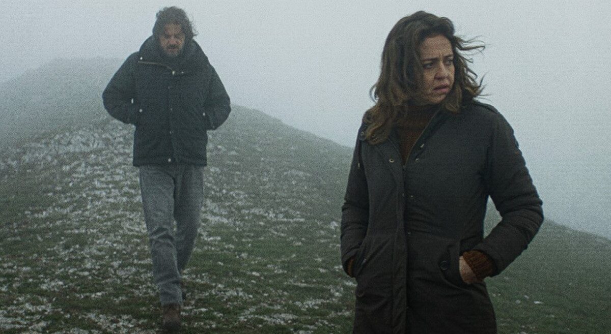 Dall’alto di una fredda torre: trailer del film con Edoardo Pesce e Vanessa Scalera (Al cinema dal 13 giugno)