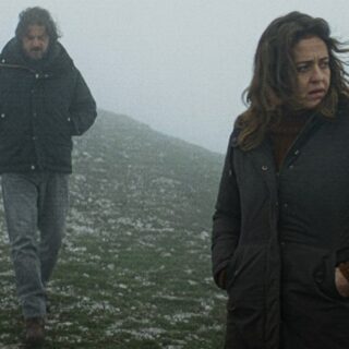 Dopo il premio alla Festa del Cinema di Roma come Miglior Opera Prima Italiana, nei cinema con Lucky Red Dall'alto di una fredda torre, l'esordio alla regia di Francesco Frangipane con Edoardo Pesce e Vanessa Scalera