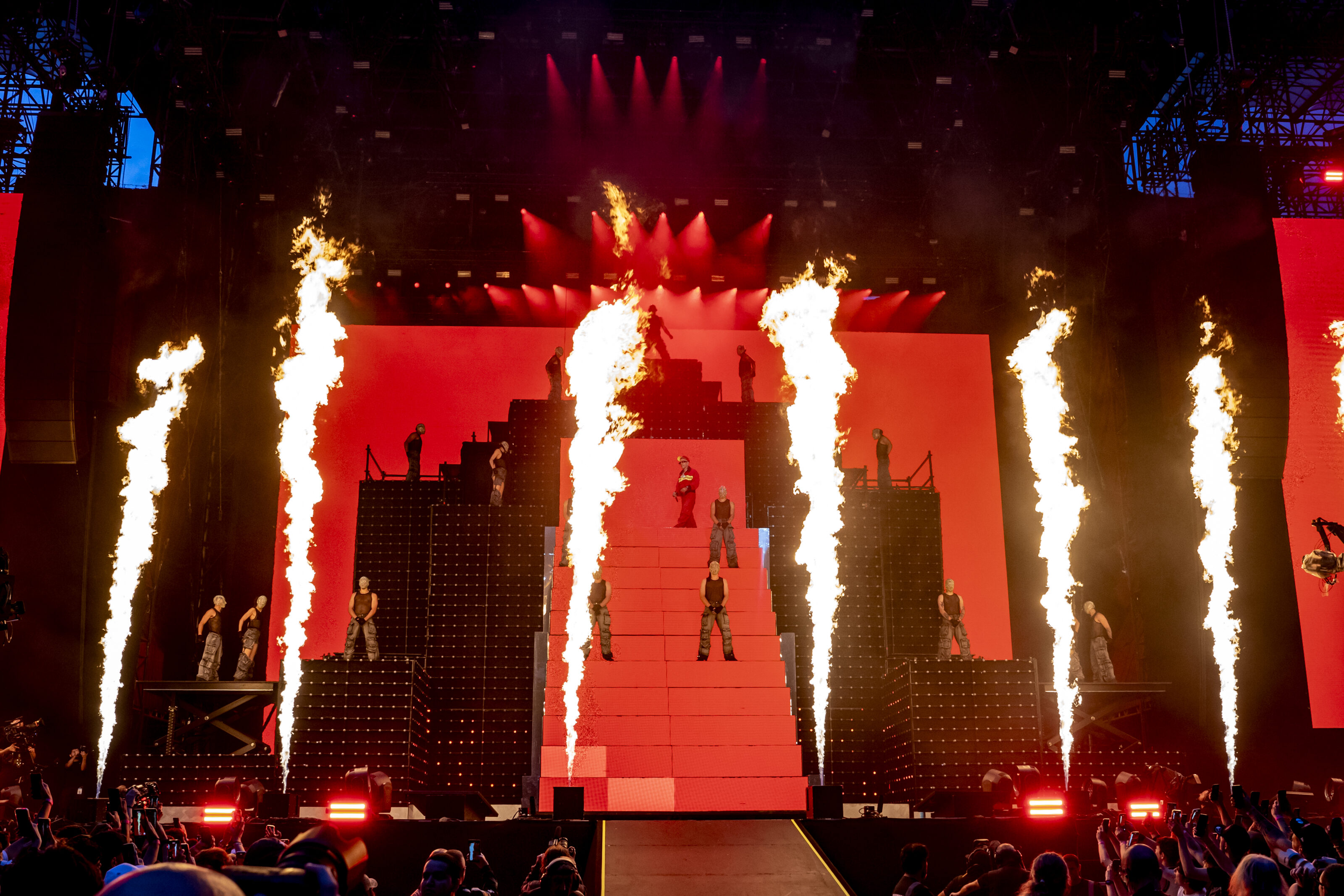 Il Trap King a San Siro: La Scaletta del Concerto Sold Out di Sfera Ebbasta