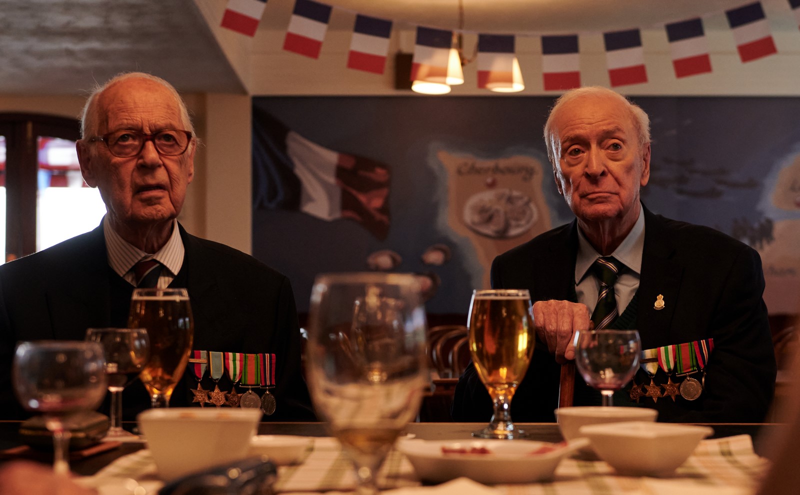 Al cinema con Lucky Red Fuga in Normandia (The Great Escaper) di Oliver Parker, una storia vera con Michael Caine e Glenda Jackson.