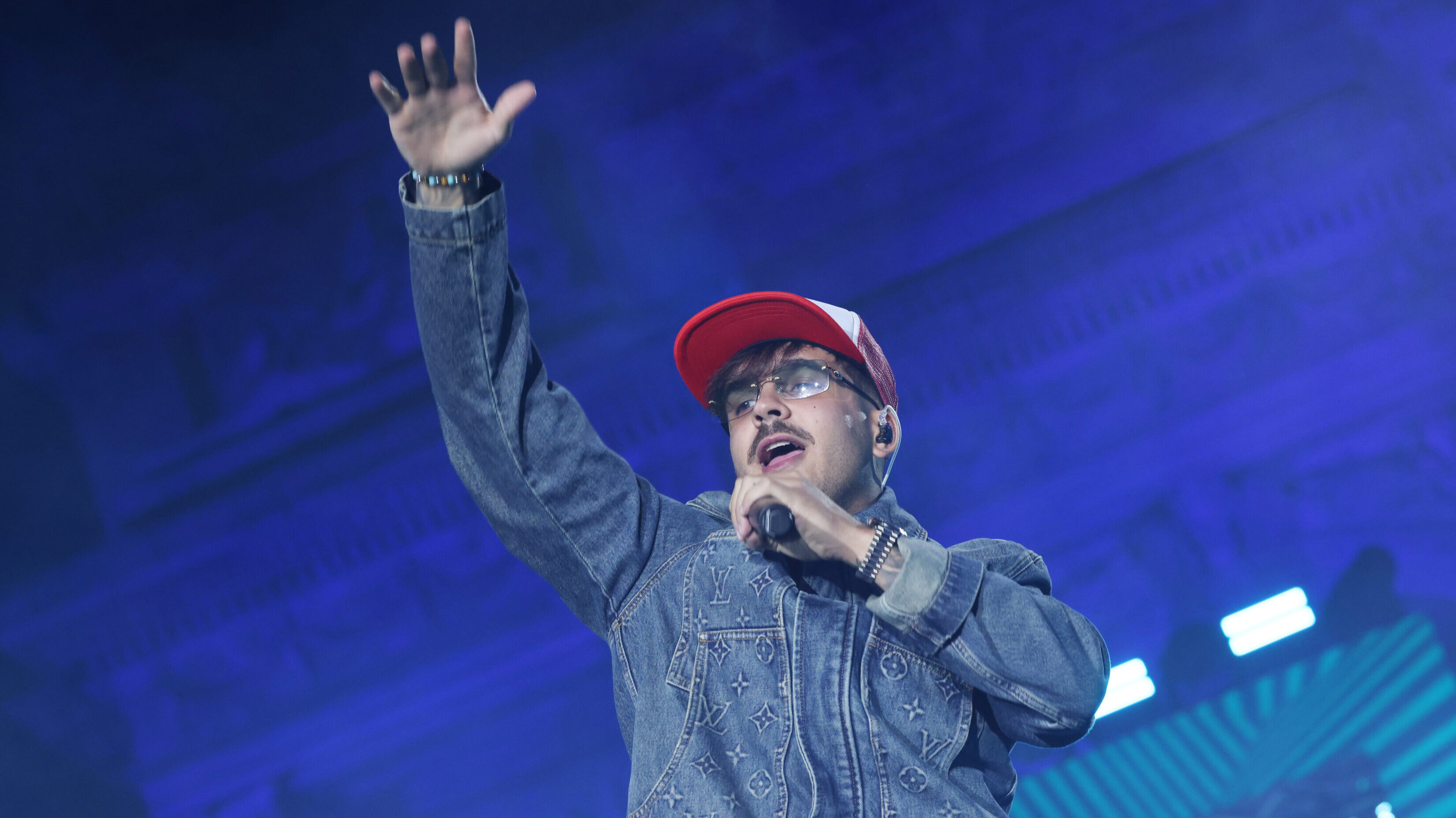 Geolier Live a Rock in Roma: Scaletta, Biglietti e Come Arrivare all’Ippodromo delle Capannelle
