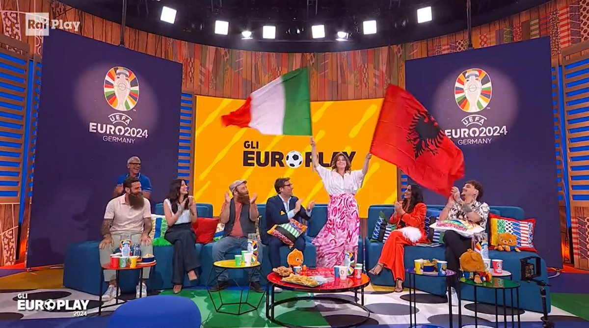 Gli Europlay – L’Altra Nazionale: uno spot di due ore a favore del Moment