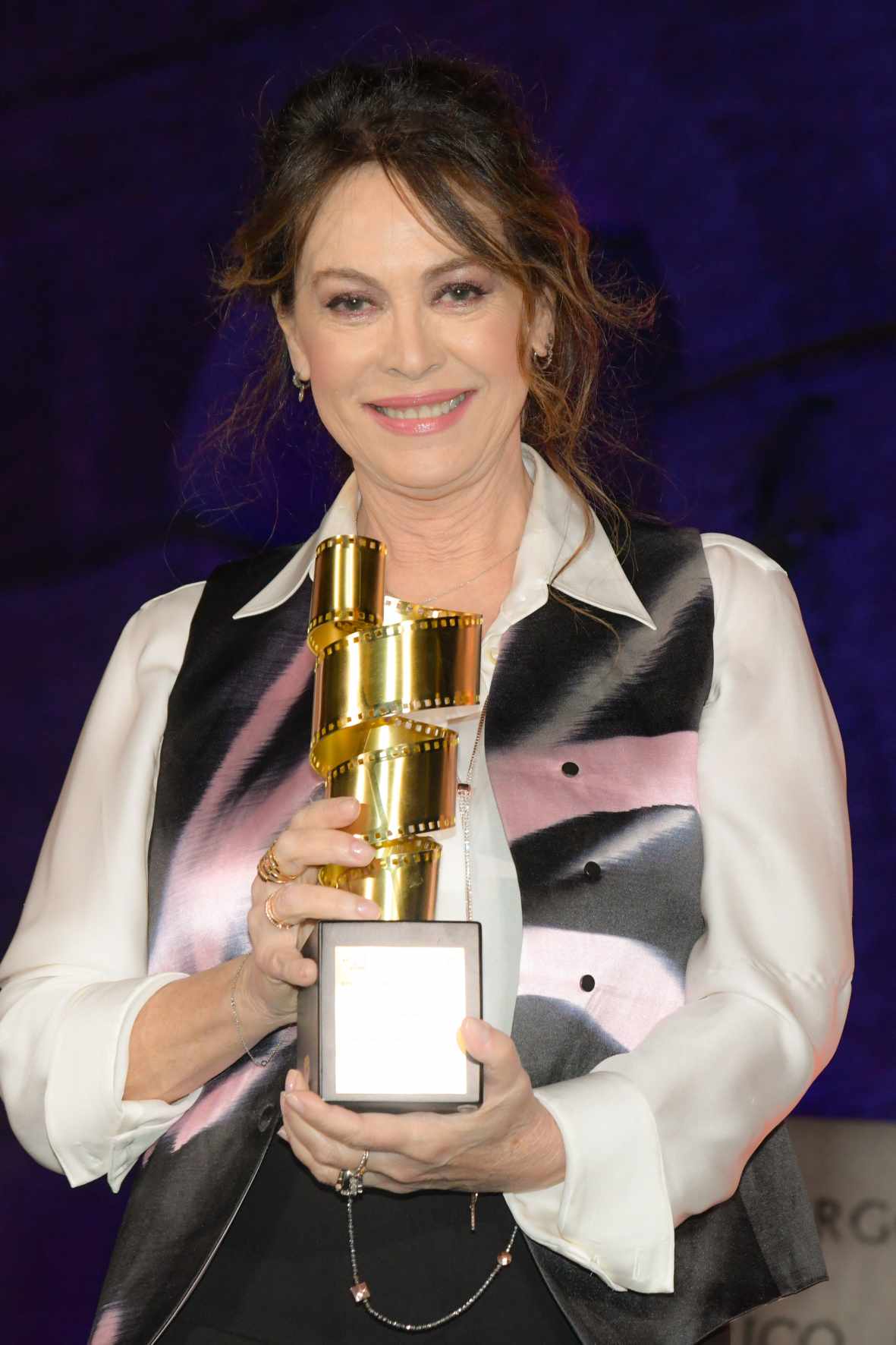 Si è tenuta a Via Veneto a Roma la cerimonia di premiazione de La Pellicola D’oro 2024, premi a Valerio Mastandrea, Paola Cortellesi, Michele Placido, Elena Sofia Ricci e Sergio Martino.