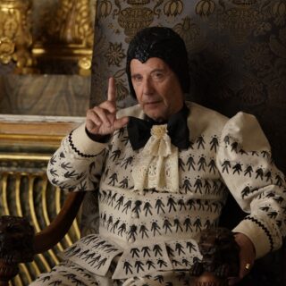 L'impero: trailer italiano della commedia galattica di Bruno Dumont con Fabrice Luchini (Al cinema dal 13 giugno)