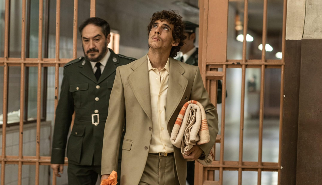 Rai 4 stasera propone "Prigione 77", dramma carcerario del 2022 di Albert Rodriguez con Miguel Herrán, Javier Gutiérrez, Jesús Carroza, Catalina Sopelana, Fernando Tejero, Xavi Sáez: , Víctor Castilla, Alfonso Lara.