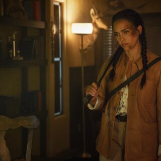 Leggi la recensione di Cineblog di "Trigger Warning", il thriller d'azione con una brutale Jessica Alba e uno spietato Michael Anthony Hall diretti dalla regista indonesiana Mouly Surya.