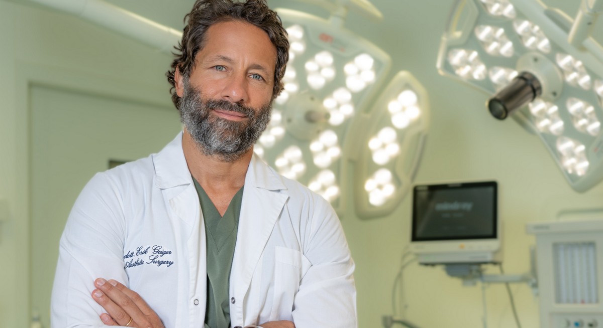 Doctor Geiger, Erik Geiger a TvBlog: “Il mio obiettivo è far capire che la chirurgia estetica non è un gioco e non deve sfociare in dipendenza”
