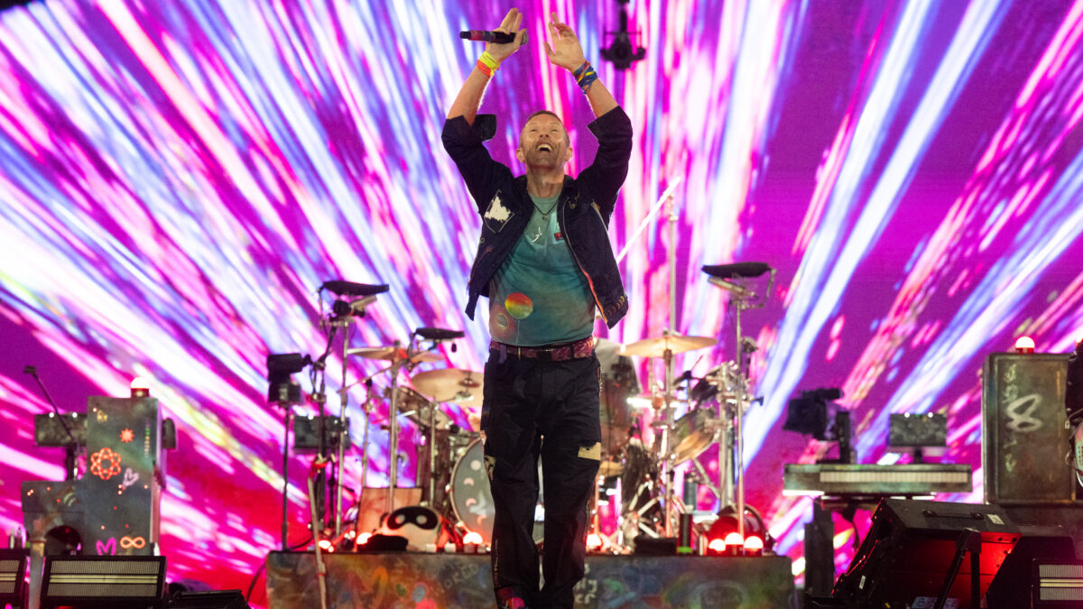 Sì, ma com’è il concerto dei Coldplay? Ecco le anticipazioni, cosa accadrà durante il live