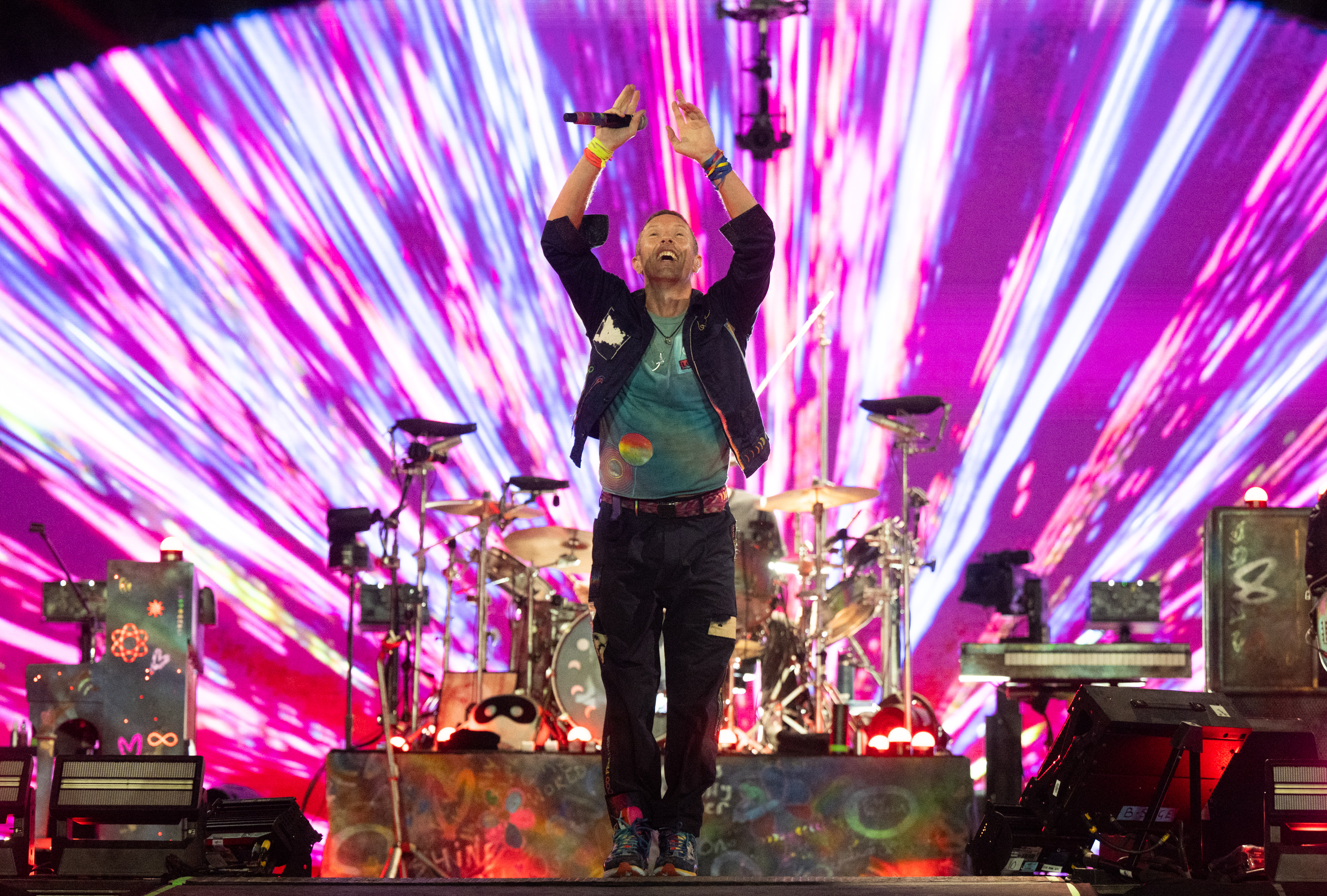 Sì, ma com’è il concerto dei Coldplay? Ecco le anticipazioni, cosa accadrà durante il live