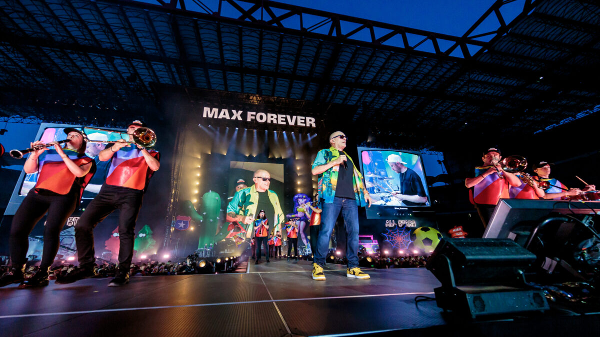 Scaletta Max Pezzali Tour 2024: Stasera a San Siro con Effetti Speciali e Nostalgia