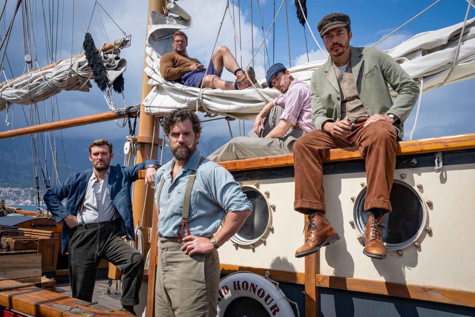 La recensione di Cineblog di "Il ministero della guerra sporca", la commedia d'azione e guerra di Guy Ritchie con Henry Cavill disponibile su Prime Video.