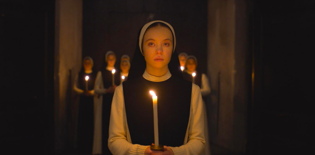 La recensione di Cineblog di "Immaculate - La prescelta", il film horror di Michael Mohan con Sydney Sweeney, Benedetta Porcaroli e Álvaro Morte - Al cinema con Leone Film Group