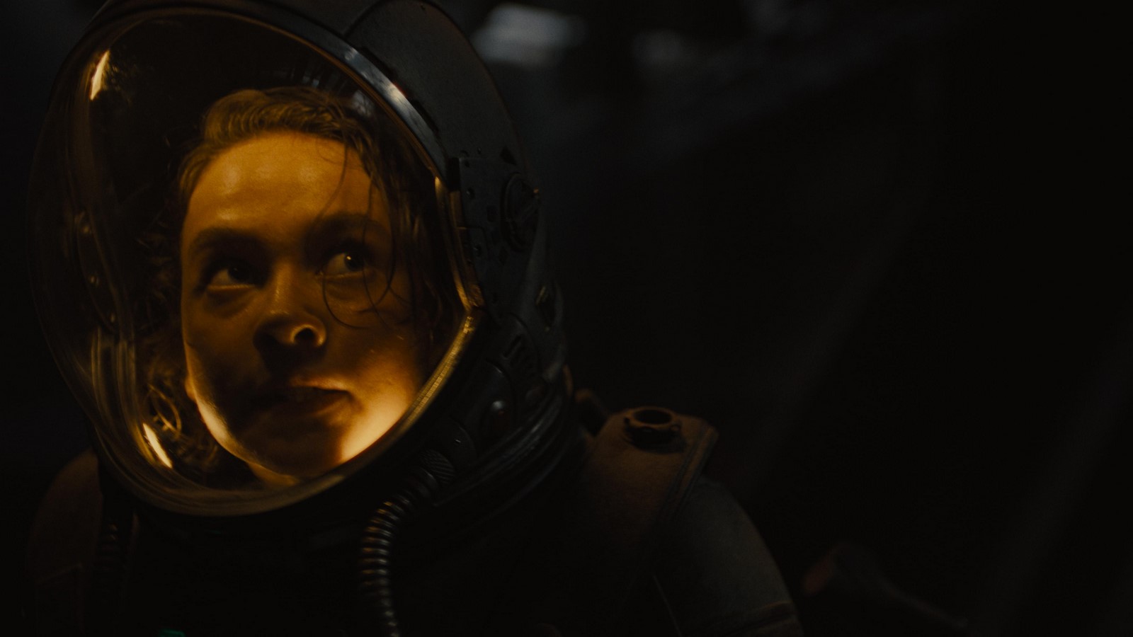 Recensione e tutto quello che c'è da sapere sul "Alien: Romulus", il nuovo capitolo della saga sull'iconico Xenomorfo di Fede Alvarez con Cailee Spaeny e Isabela Merced.