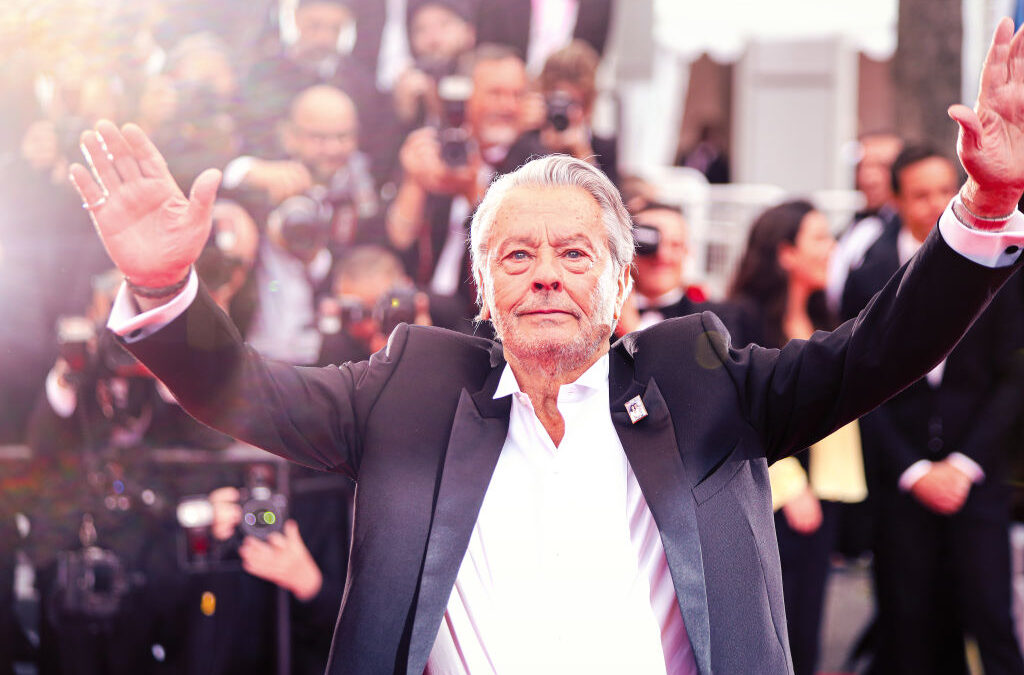 Alain Delon è morto: l’omaggio in tv. Su Rai 1 in prima serata Il Gattopardo