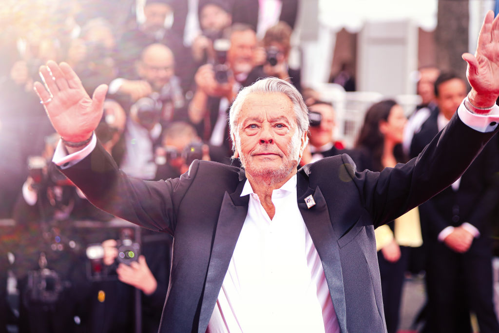 Alain Delon è morto: l’omaggio in tv. Su Rai 1 in prima serata Il Gattopardo
