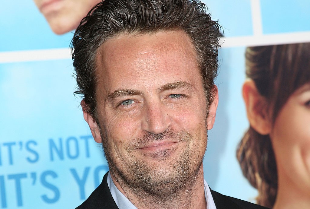 Matthew Perry, i momenti più iconici del suo Chandler Bing in Friends