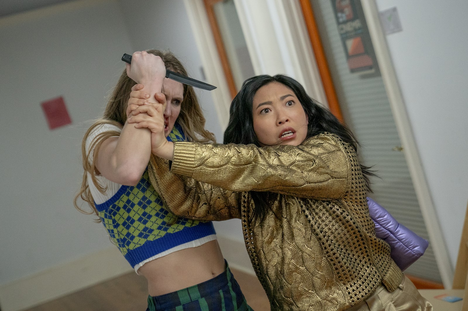 La recensione e tutto quello che c'è da sapere su "Jackpot!", la spassosa commedia d'azione di Paul Feig con John Cena e Awkafina disponibile su Amazon Prime Video.