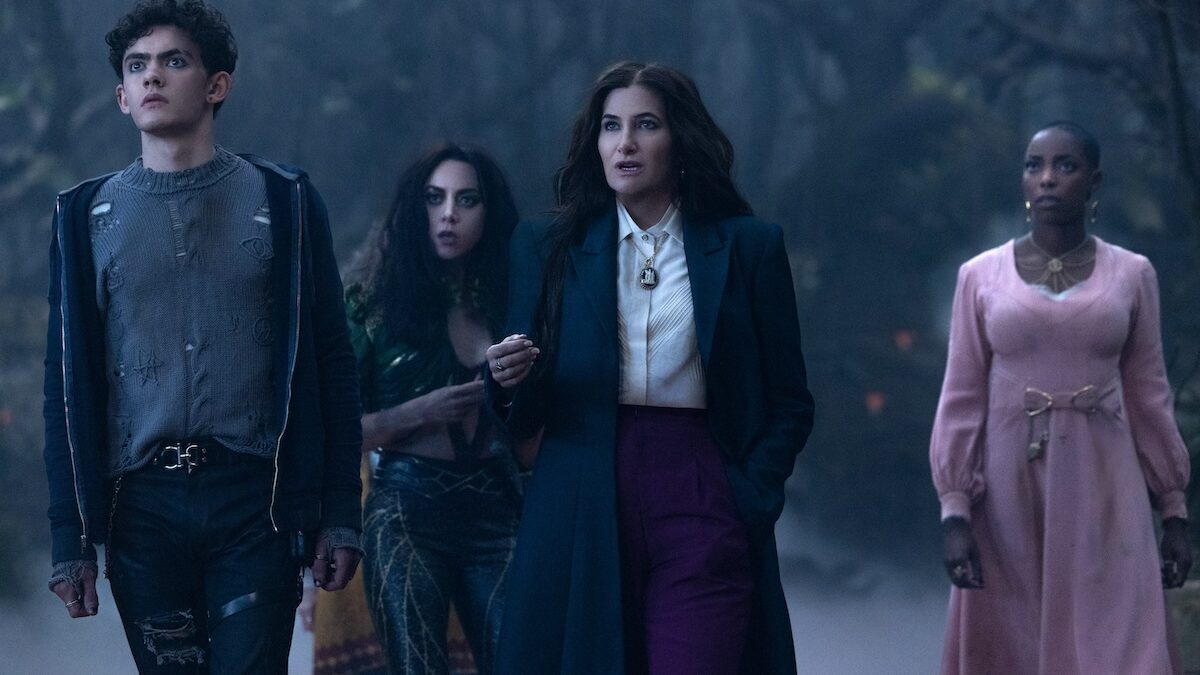 Agatha All Along, la recensione del sequel di WandaVision: l’incantesimo Marvel farà effetto, ma ci vuole tempo