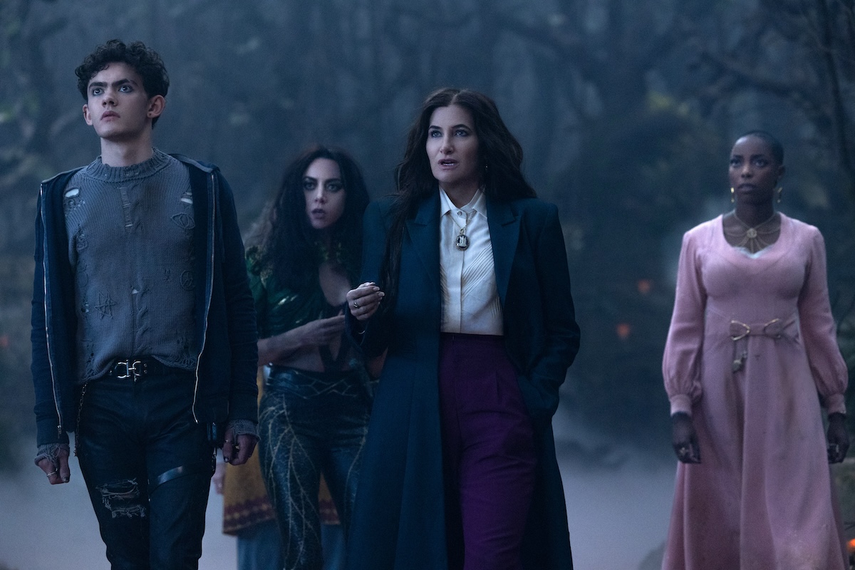 Agatha All Along, la recensione del sequel di WandaVision: l’incantesimo Marvel farà effetto, ma ci vuole tempo