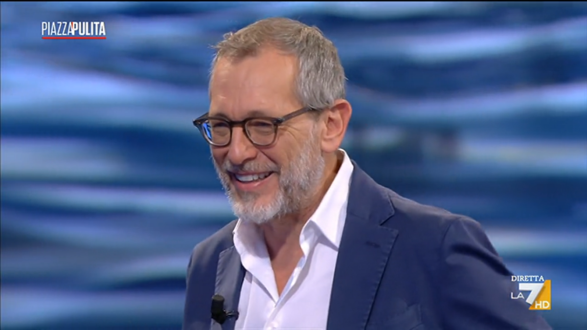 Piazzapulita: Corrado Formigli si “gruberizza” con Elly Schlein nel giusto equilibrio tra inchiesta e talk show