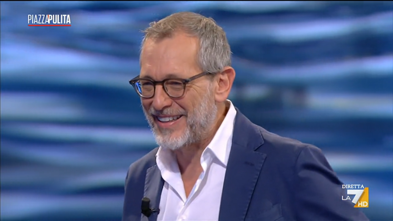 Piazzapulita: Corrado Formigli si “gruberizza” con Elly Schlein nel giusto equilibrio tra inchiesta e talk show
