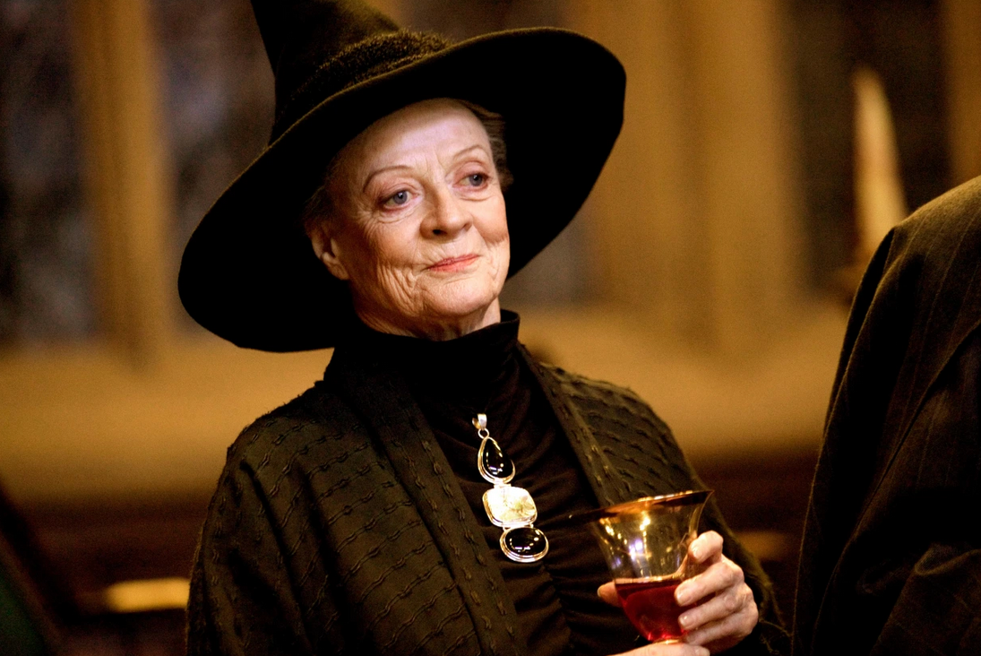 10 film e tutto quello che c'è da sapere su Dame Maggie Smith, l'amata attrice britannica di Harry Potter e downton Abbey, due volte premio Oscar, morta a 89 anni.