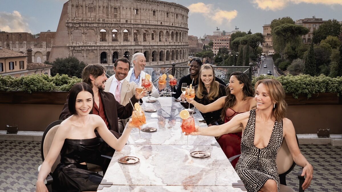 Emily in Paris arriva a Roma, la conferenza stampa con il cast in liveblogging