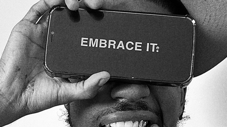 Embrace It, Ndotz: testo, traduzione in italiano e significato della canzone
