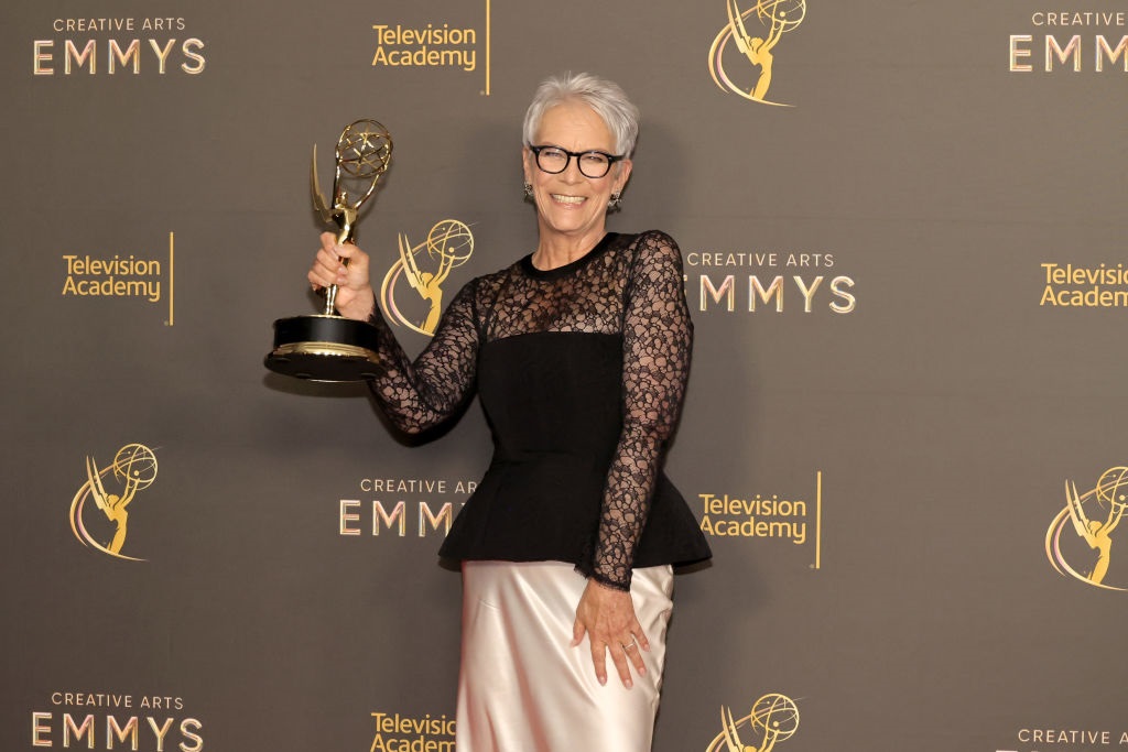 Creative Arts Emmy 2024: 14 premi per Shogun, 7 per The Bear, vincono Jamie Lee Curtis e Jon Bernthal