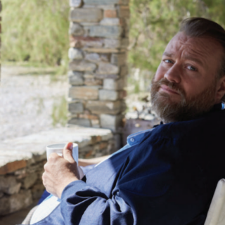 Kostas serie tv recensione