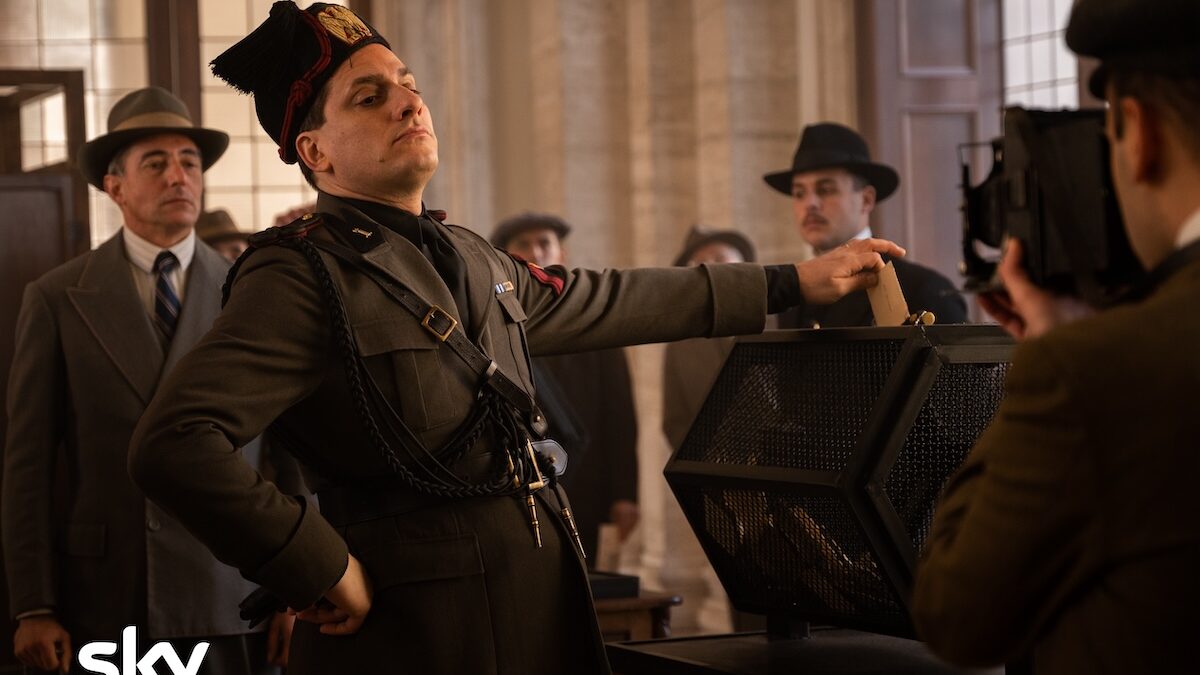 M – Il figlio del secolo, la serie tv in anteprima a Venezia: video e foto