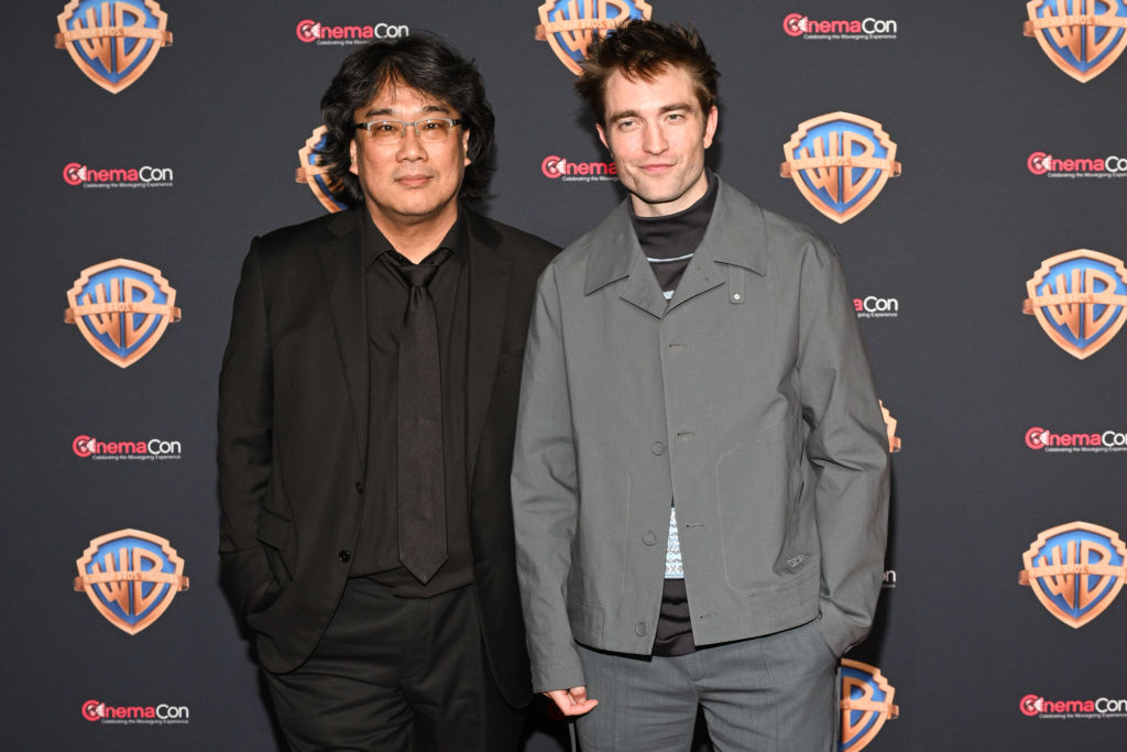 Mickey 17: trailer italiano del nuovo film di Bong Joon-ho con protagonista Robert Pattinson