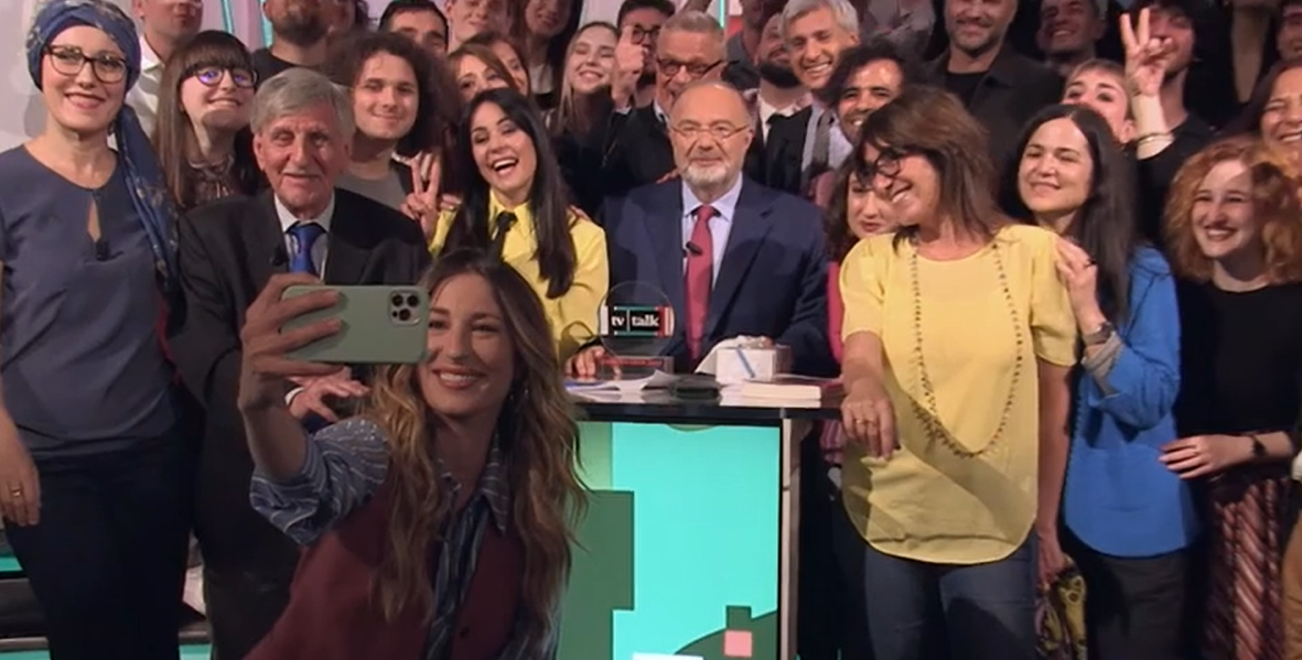 Tv Talk cambia orario? La Rai pensa al trasloco nell’access prime time dal prossimo gennaio (Retroscena TvBlog)