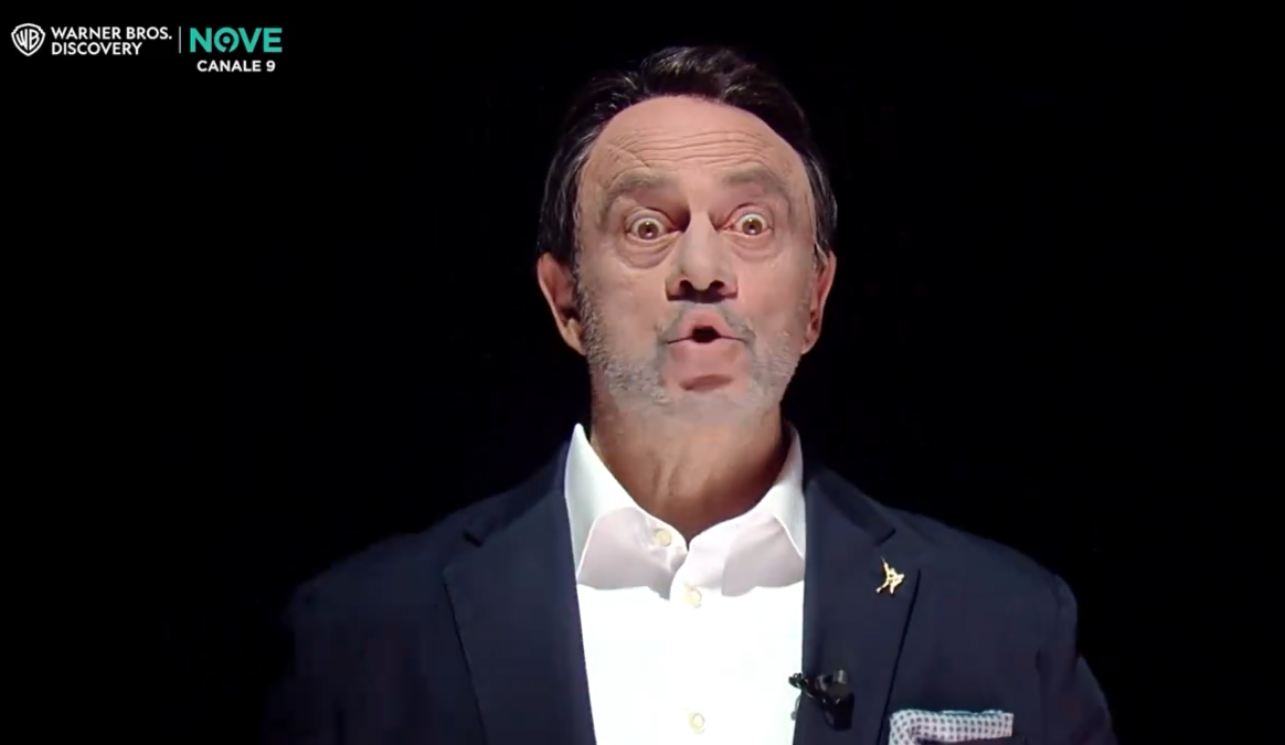 Crozza ancora non c’è, ma è come se ci fosse. I promo dello show diventano instant-sketch