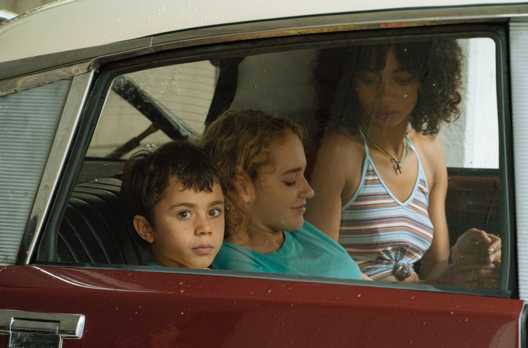 Rai Tre stasera propone "Maledetta primavera", commedia del 2020 di Elisa Amoruso con Micaela Ramazzotti, Giampaolo Morelli, Emma Fasano, Federico Ielap e Manon Bresch.