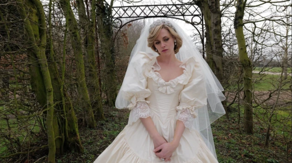 Su Rai Tre Spencer, il film biografico del regista Pablo Larrain con la candidata all'Oscar Kristen Stewart nei panni della Principessa Diana.