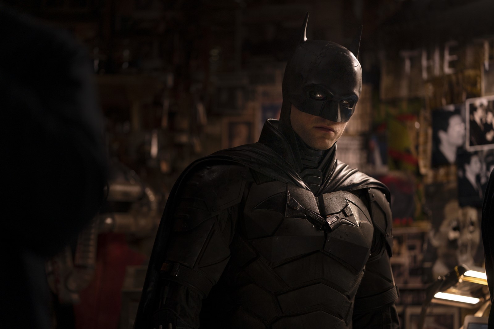 Su Italia Uno "The Batman", il reboot DC di Matt Reeves con Robert Pattinson (Bruce Wayne), Zoe Kravitz (Catwoman), Colin Farrell (Pinguino), Paul Dano (L'enigmista) e John Turturro (Falcone)