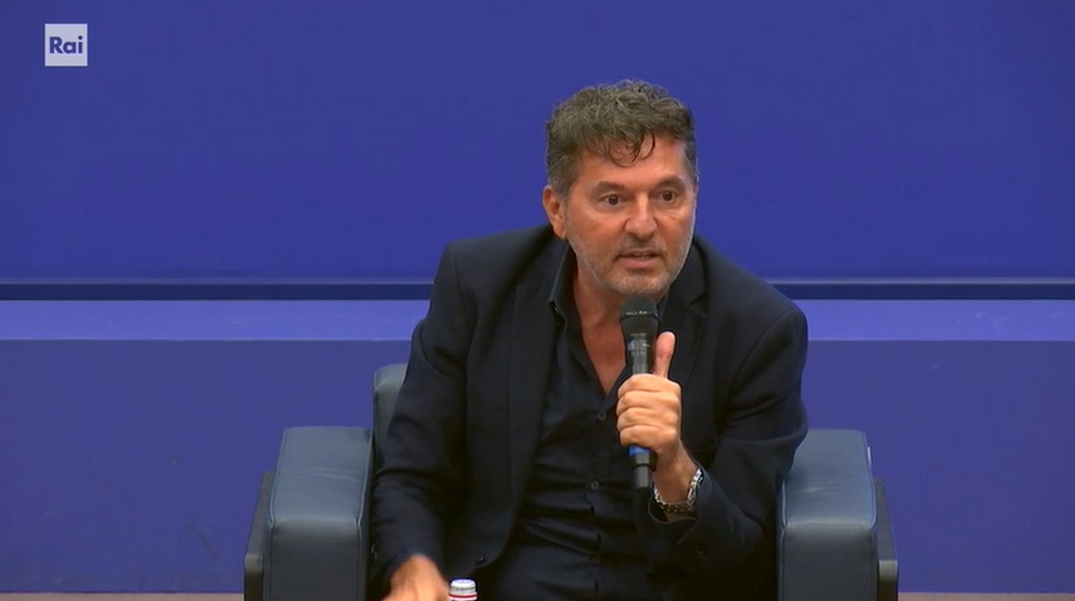 Teo Mammucari: “Mi prendo una pausa dalla tv e dal teatro”. Sospeso il tour (Anteprima TvBlog)