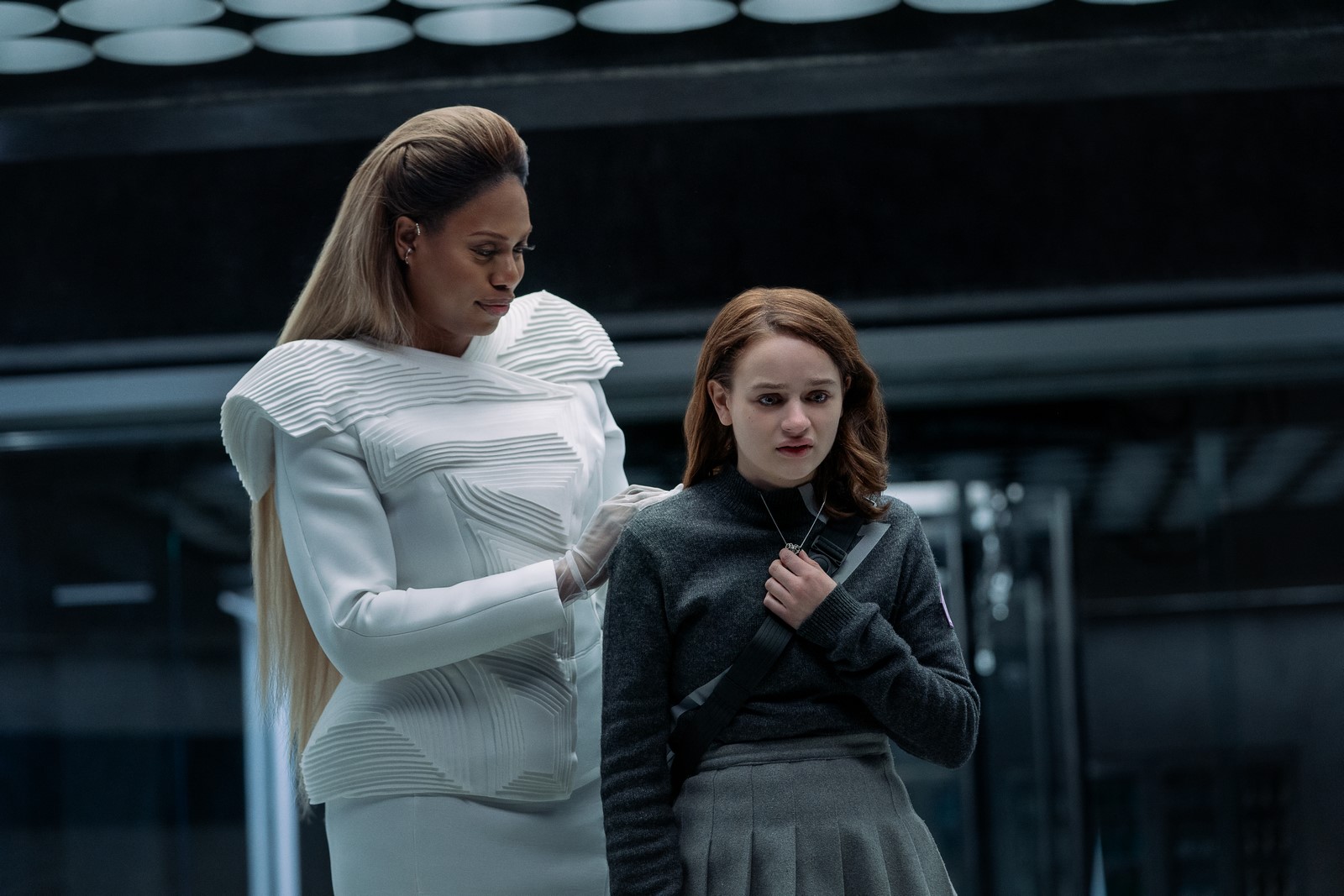 Uglies, recensione: innocua distopia "young adult" sull'effimera e uniformante ricerca della perfezione estetica