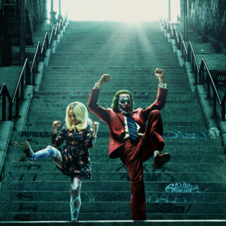 Joker 2 a Venezia 81: prima clip e un poster IMAX del film Joker Folie À Deux di Todd Phillips con Joaquin Phoenix e Lady Gaga.