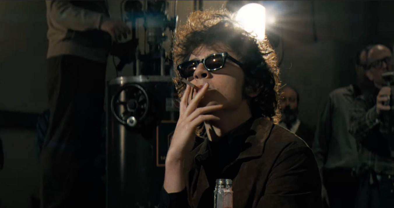 Dal 25 gennaio 2025 nei cinema con Searchlight Pictures Italia il film biografico A Complete Unknown su Bob Dylan di James Mangold con Timothée Chalamet, Edward Norton e Elle Fanning.