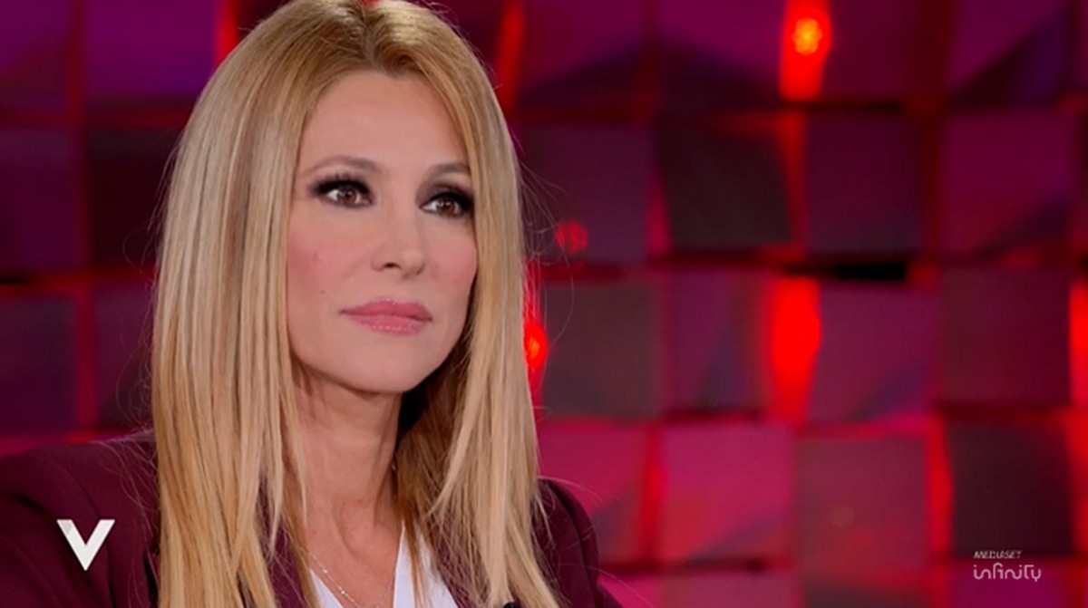 Adriana Volpe fuori da BellaMa’: ecco cos’è successo (Retroscena TvBlog)