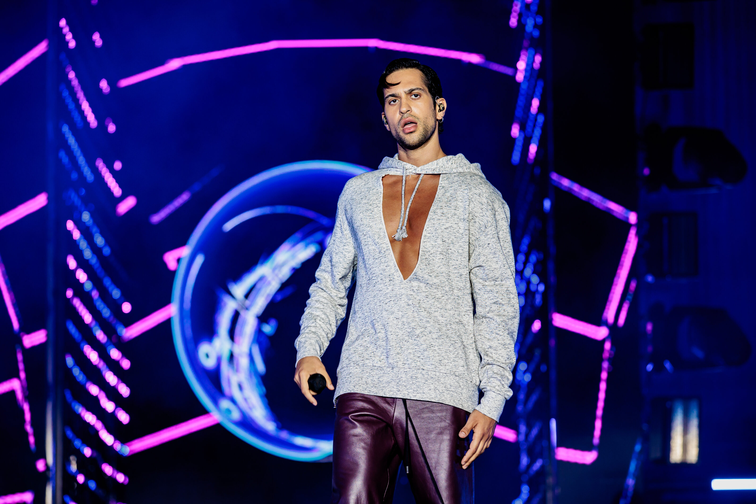 Concerto 27 ottobre 2024, Mahmood a Roma: la scaletta delle canzoni, orario, come arrivare al Palazzo dello Sport