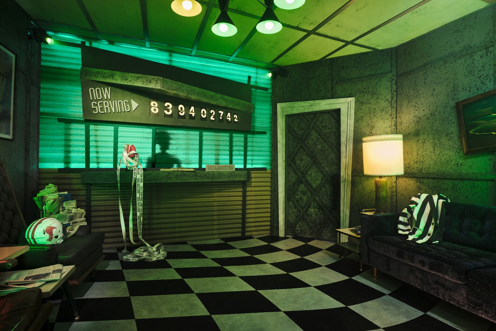 Halloween si avvicina e quale migliore occasione per proporvi con Airbnb una viaggio nel mondo ormai iconico del Beetlejuice di Tim Burton recentemente tornato al cinema con Beetlejuice 2.