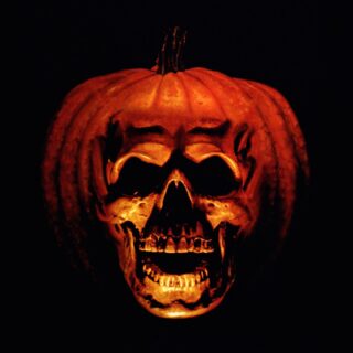 Cineblog vi consiglia 10 film horror al cinema e in streaming da guardare per Halloween 2024 e rispolveriamo una serie di cult assolutamente da rivedere.