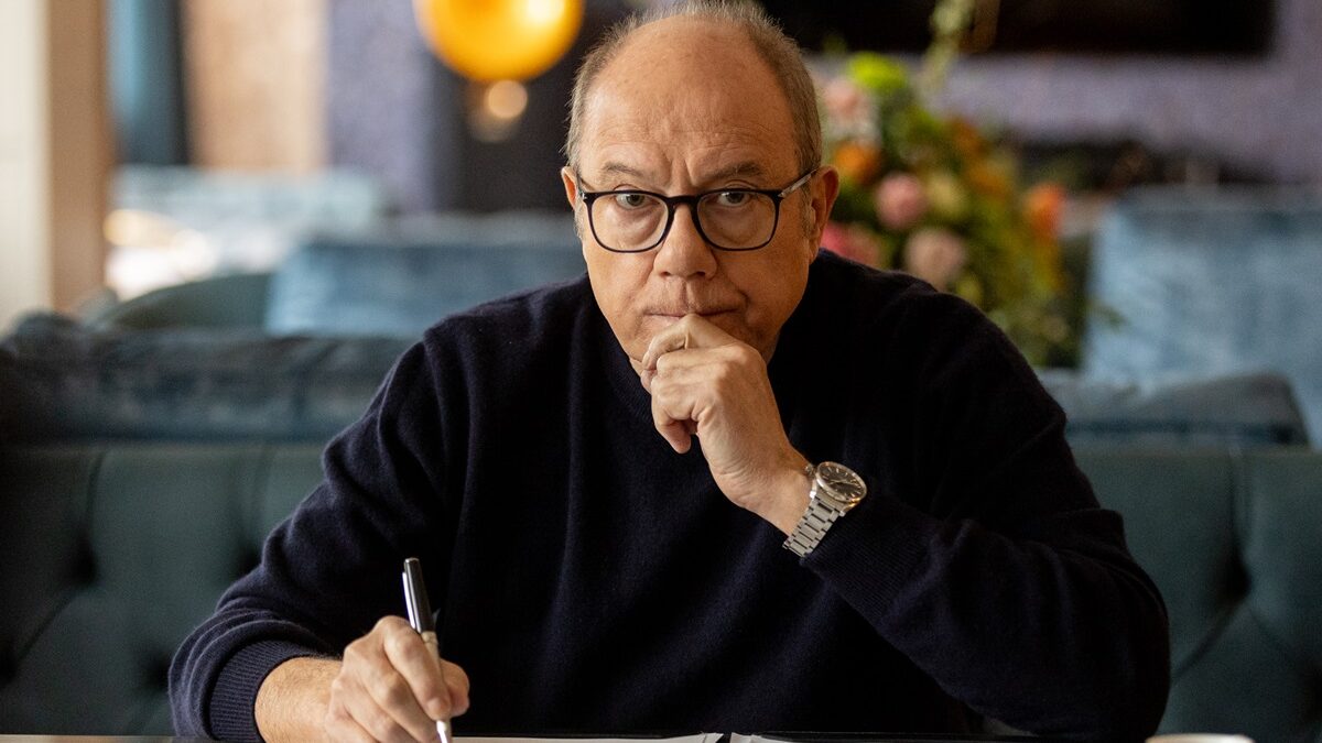 Vita da Carlo 3, Verdone alle prese con Sanremo: “Non lo farei nemmeno sotto tortura”