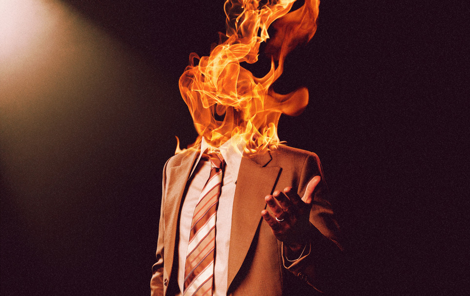 Recensione e tutto quello che c'è da sapere su "Late Night with the Devil: In onda con il diavolo", il film horror di Appel TV+ diretto daI Cairnes Brothers e con protagonista David Dastmalchian.