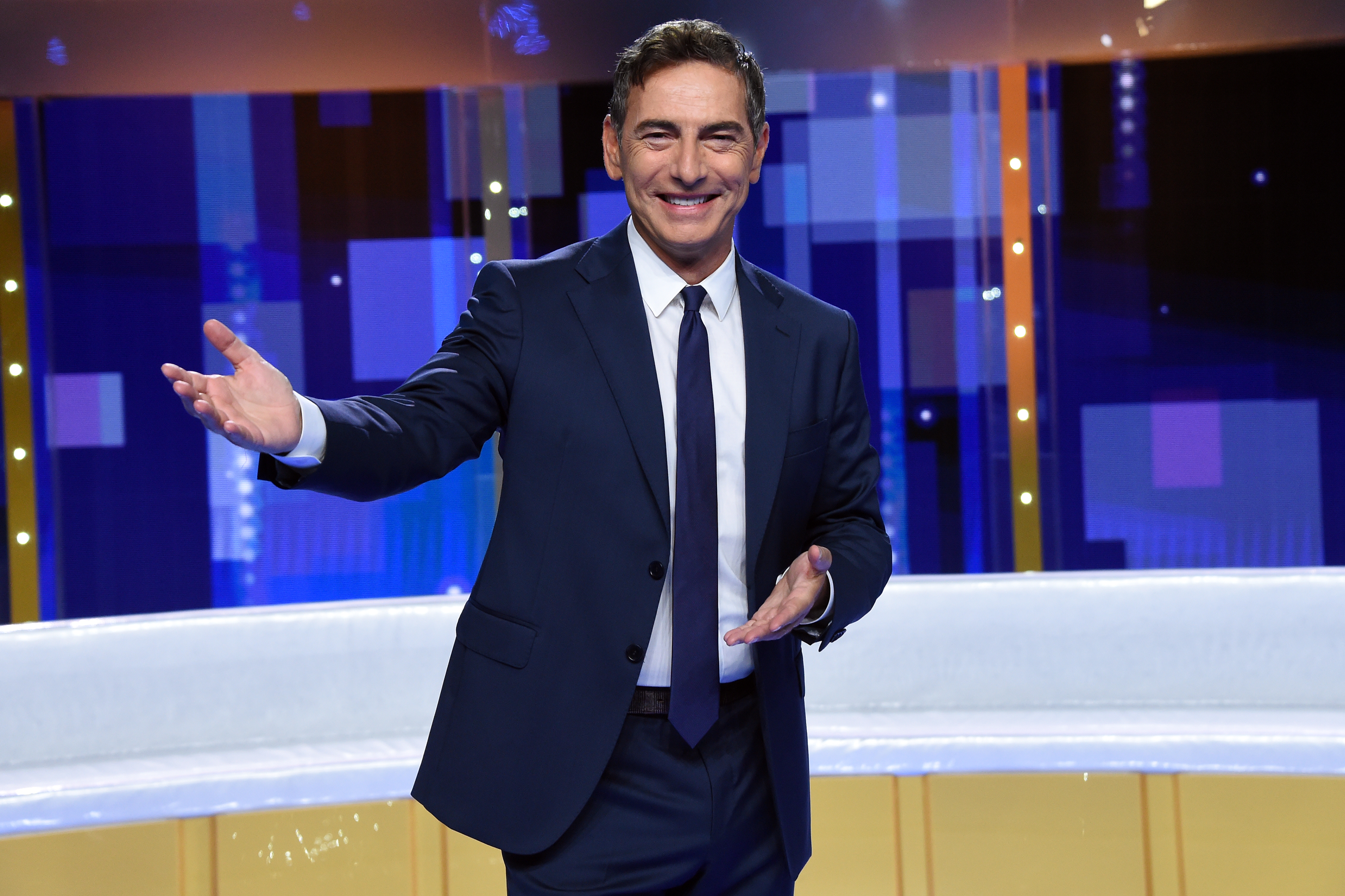Ora o mai più, finalmente torna il talent show su Rai1, la conduzione a Marco Liorni (Retroscena TvBlog)