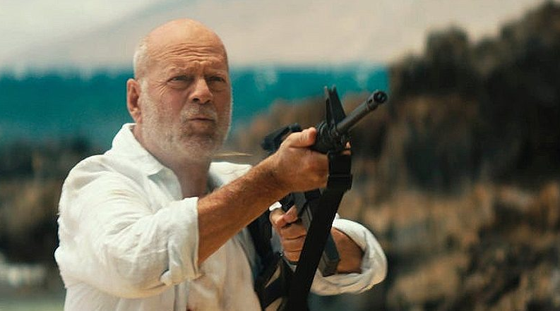 Su Italia Uno Paradise City, film d'azione di Chuck Russell che segna l'ultimo ruolo di Bruce Willis prima del suo ritiro e reunion di Willis e John Travolta a 27 anni dal Pulp Fiction di Quentin Tarantino.