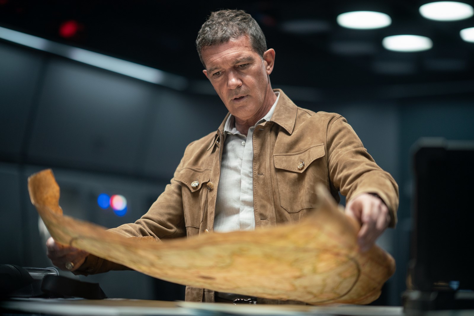 Su Italia Uno Uncharted, il film di Sony basato sul videogioco di Naughty Dog per Playstation diretto Ruben Fleischer e interpretato da Tom Holland, Mark Wahlberg e Antonio Banderas.